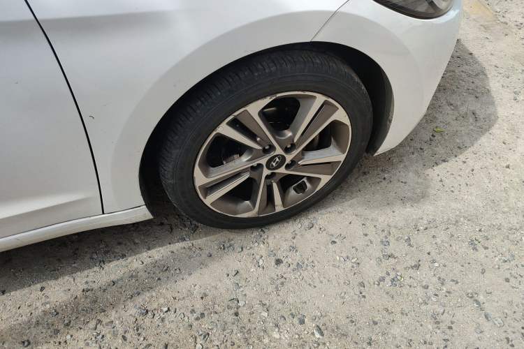 Used Hyundai Elantra (6th Generation / Lingdong) 2018 1.6L Automatic 15th Anniversary Special Edition Right Front Wheel Hub