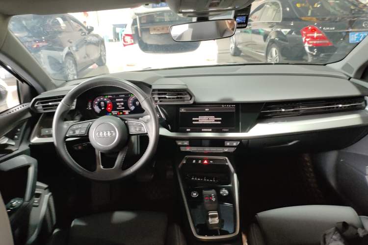 Used Audi A3 2023 Restyled A3L Limousine 35 TFSI Fashion Sport Edition Center Console