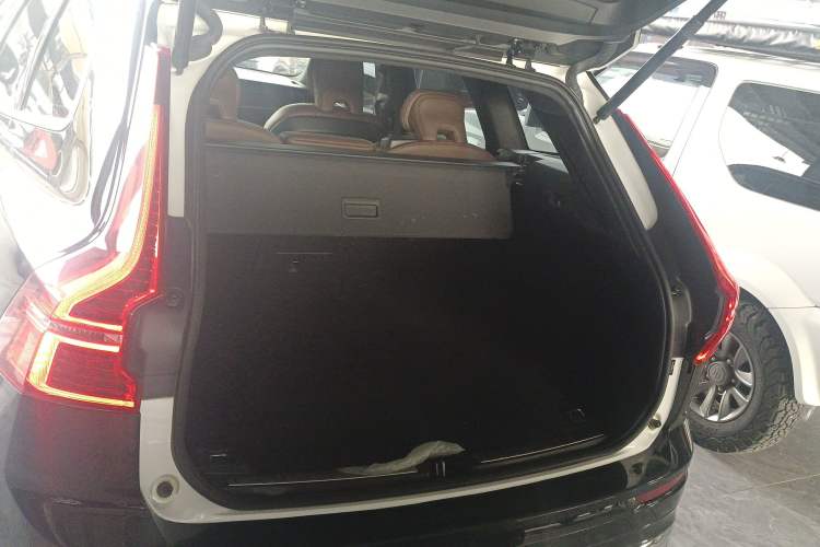 Used Volvo XC60 New Energy 2022 T8 Plug-in Hybrid All-Wheel Drive Smart Luxury Edition
