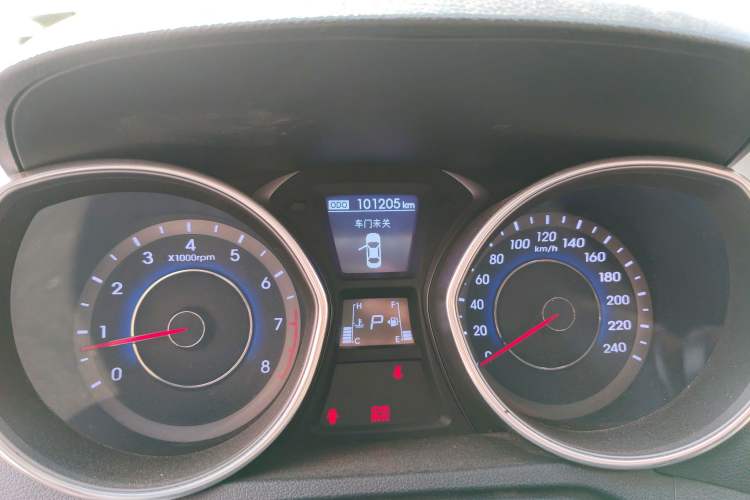 Used Hyundai Elantra (5th Generation / Langdong) 2015 1.6L Automatic Leading Model