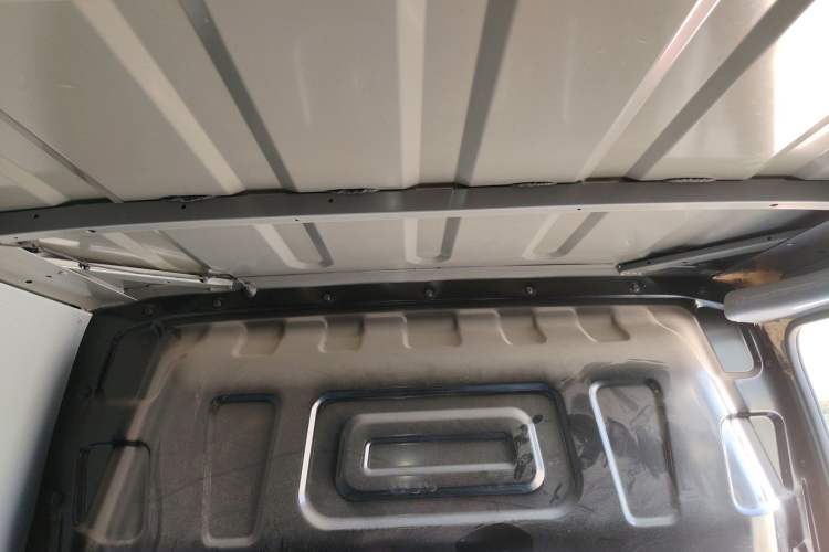 Used SAIC MAXUS EV30 2022 Pure-Electric Smart Logistics Expert with Long Wheelbase Guoxuan
