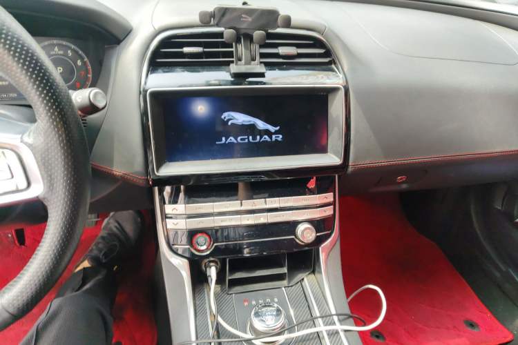 Used Jaguar XE 2017 2.0T 200 PS R-Sport