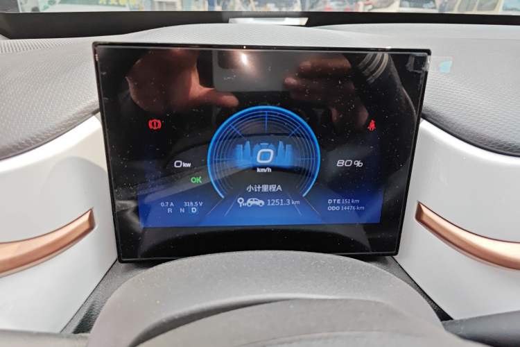 Used Dongfeng NAMMI BOX 2022 Revised Light Wind Edition 201 km Standard Version