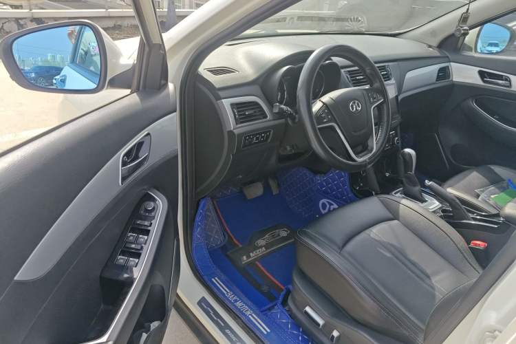Used BAIC Senova X55 2016 1.5T CVT Luxury Edition Driver Seat