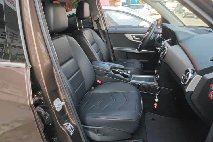 Used Mercedes-Benz GLK-Class 2013 GLK 300 4MATIC Dynamic Sunroof Model