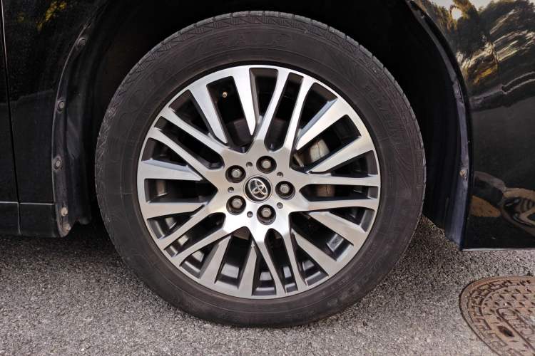 Used Toyota Alphard 2015 3.5L Luxury Edition
