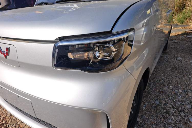 Used Wuling Zhiguang New Energy 2025 Standard Model Left Front Headlight
