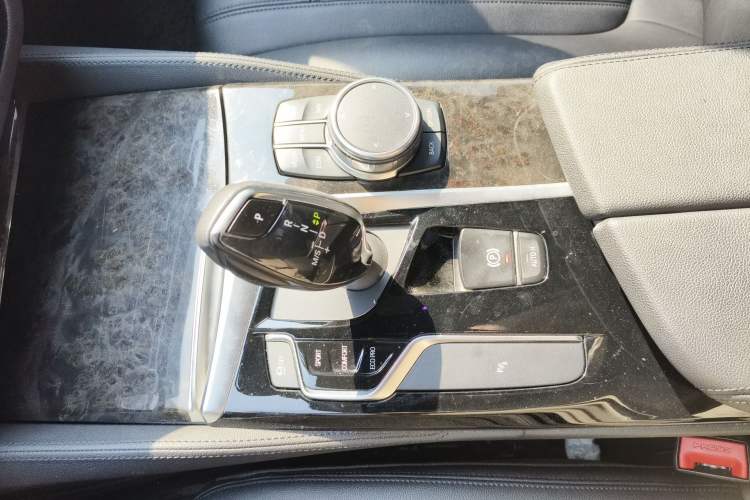 Used BMW 5 Series 2018 525Li M Sport Package Gear Lever