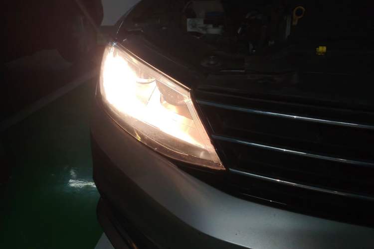 Used Volkswagen Sagitar 2015 230TSI Automatic Luxury Model
