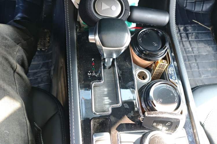 Used BAIC Off-Road BJ40 2018 PLUS 2.3T Automatic Four-Wheel Drive Flagship Version China V Emission Standard Gear Lever