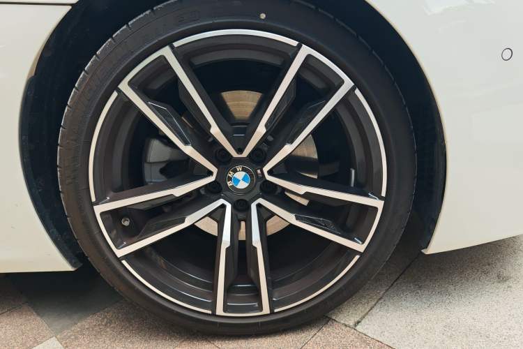 Used BMW Z4 2022 sDrive 25i M Sport Package Right Front Wheel Hub