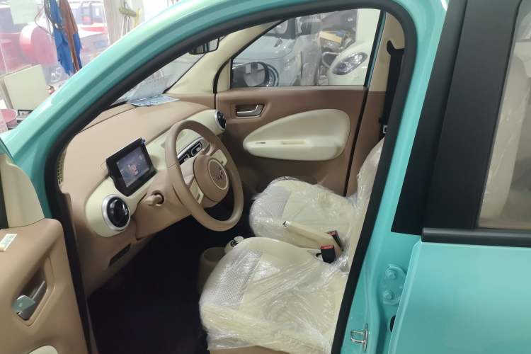 Used Wuling Hongguang MINIEV 2025 Four-Door Version Advanced Edition
