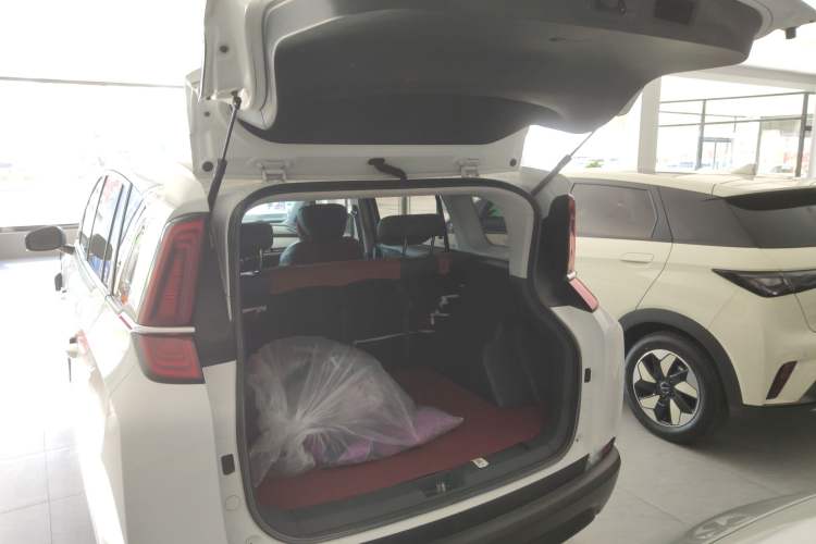 Used Bestune NAT 2023 PRO Comfortable Travel Battery-Swap Version 401km