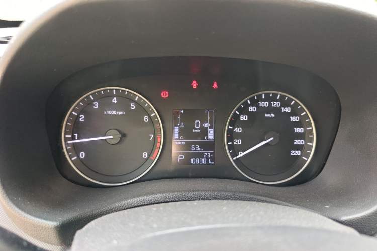 Used Hyundai ix25 2015 1.6L Automatic Two-Wheel Drive Smart GLS Trim Instrument Cluster