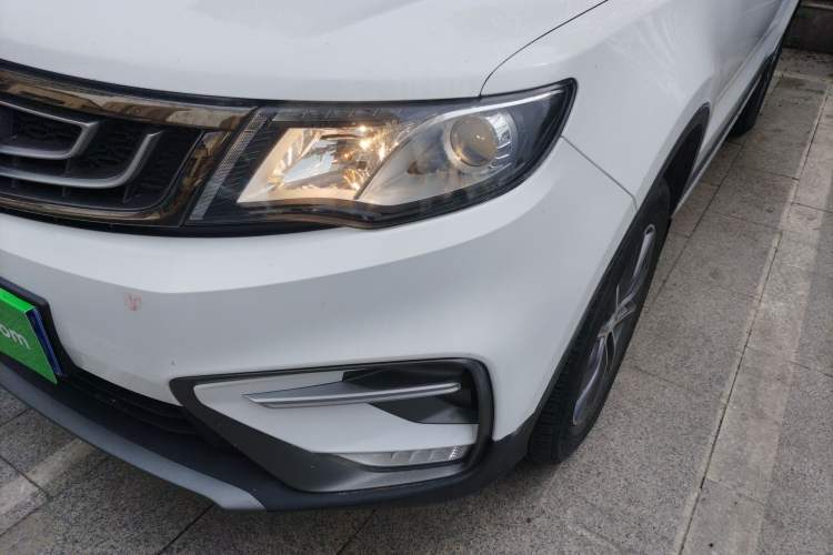 Used Geely Auto Emgrand X7 Sport 2020 1.8TD Manual Two-Wheel Drive Zhiya Model Left Front Headlight