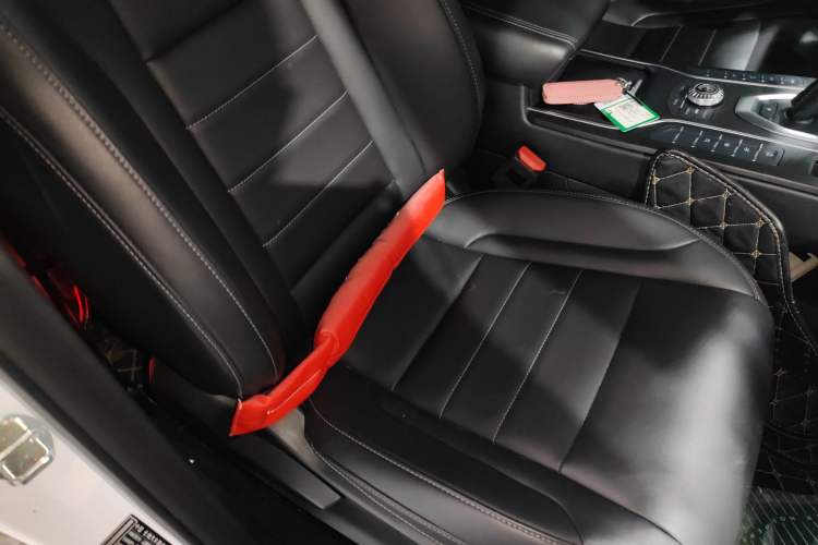 Used Wey VV5 2021 1.5T Two-Wheel Drive Color Pioneer
