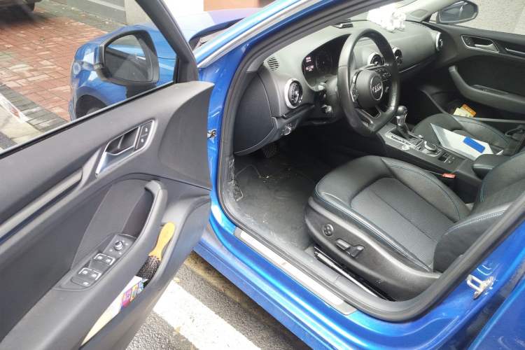 Used Audi A3 2020 Sportback 35 TFSI Fashion Edition China VI Emission Standard Driver Seat