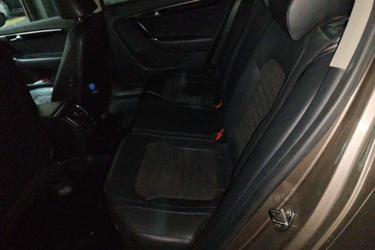 Used Volkswagen Magotan 2013 1.8TSI Luxury Model Left Rear Seat