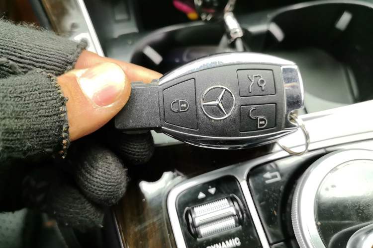 Used Mercedes-Benz GLC 2019 GLC 260 L 4MATIC Dynamic Model Vehicle Key