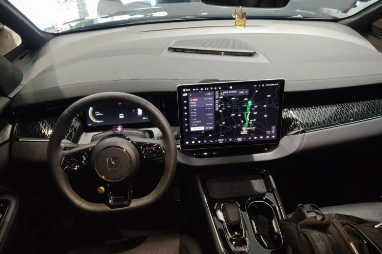 Used Zeekr 009 2022 WE Edition Center Console