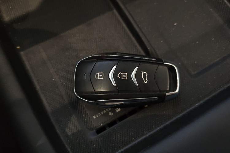 Used Landian E5 PLUS 2025 165 km Long-Range Version PLUS 7-Seater