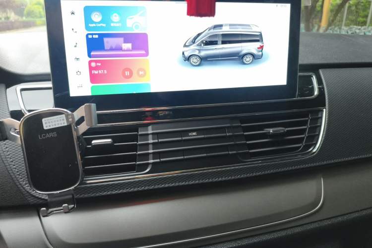 Used SAIC MAXUS G20 2023 Facelifted ES 2.0T Gasoline Automatic Value Edition Audio And AC Panel