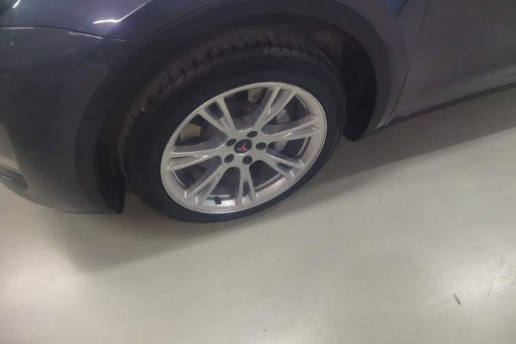 Used Tesla Model Y 2021 Long-Range All-Wheel-Drive Version 3D7