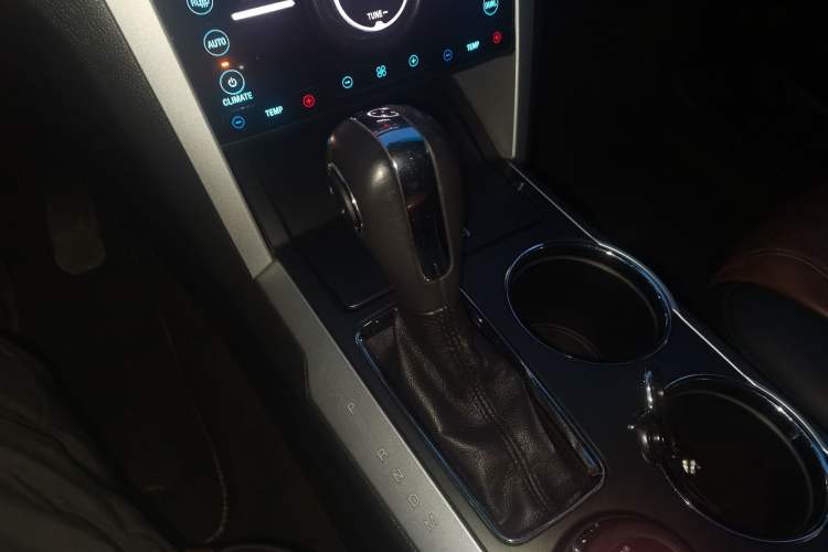 Used Ford Explorer 2013 3.5L Deluxe Model
