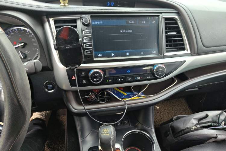 Used Toyota Highlander 2015 2.0T Four-Wheel Drive Luxury Edition 7-Seater Audio And AC Panel