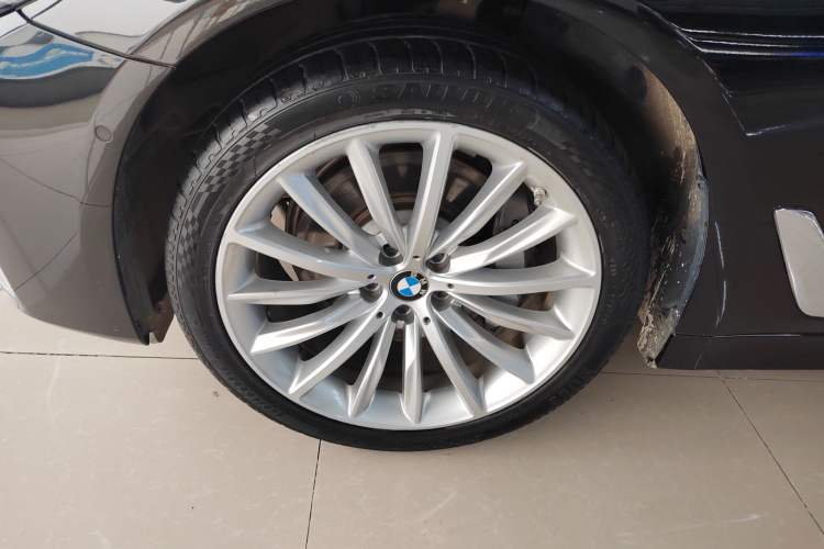 Used BMW 5 Series 2023 Updated 530Li Luxury Package Prestige Version Left Front Wheel Hub