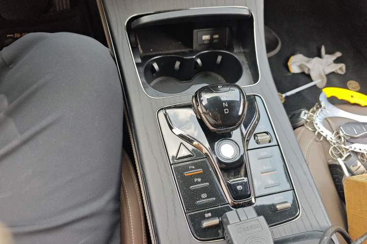 Used BYD Han 2022 EV Genesis Edition 715 km Front-Wheel-Drive Flagship Model Gear Lever