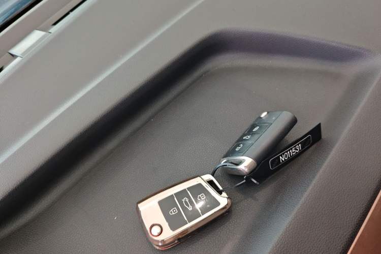 Used Volkswagen Tharu 2020 280TSI Two-Wheel Drive Luxury Plus Version China VI Standard Interior 1