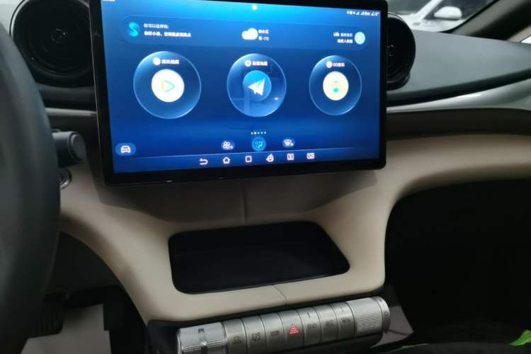 Used BYD Dolphin 2023 420 km Fashion Edition Audio And AC Panel