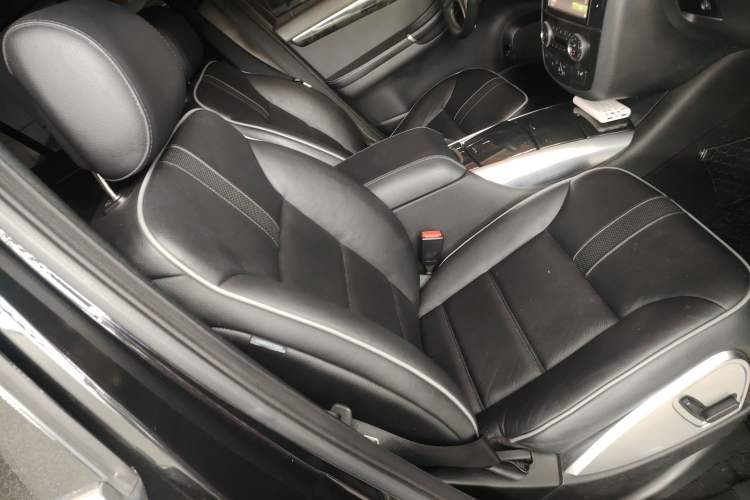 Used Mercedes-Benz R-Class 2017 R 320 4MATIC Business Edition Prestige Model Right Front Seat