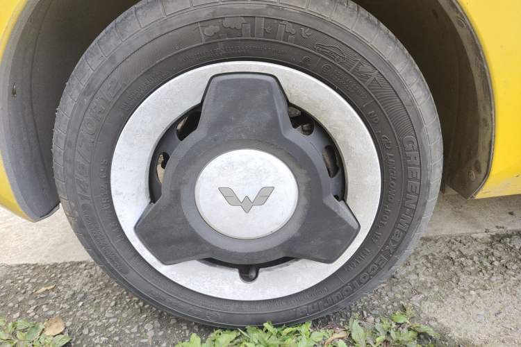 Used Wuling Hongguang MINIEV 2022 Macaron Premium Model – Lithium Iron Phosphate Left Front Wheel Hub