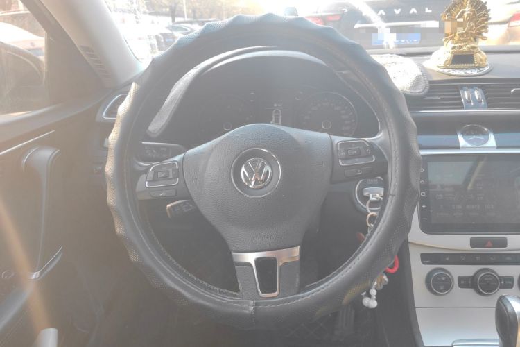 Used Volkswagen Magotan 2015 Facelift 1.8TSI Luxury Model Steering Wheel