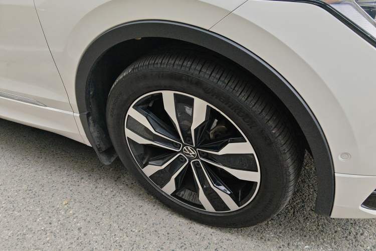 Used Volkswagen Tiguan L 2022 330TSI Automatic Two-Wheel Drive R-Line Enhanced Edition