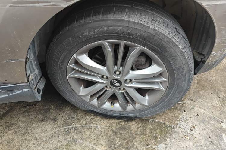 Used Hyundai ix35 2013 2.0L Automatic Two-Wheel Drive Smart GLS China IV Standard