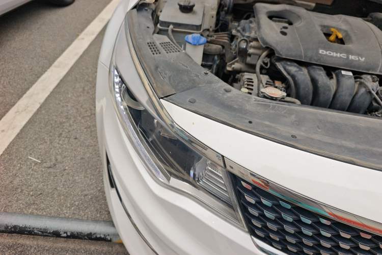 Used Kia K5 2016 2.0L Automatic LUX Right Front Headlight