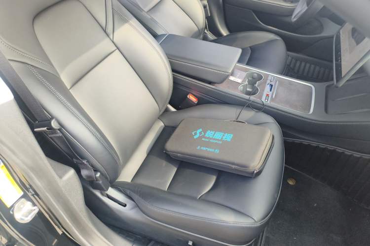 Used Tesla Model 3 2022 Performance High-Performance All-Wheel-Drive Version Right Front Seat