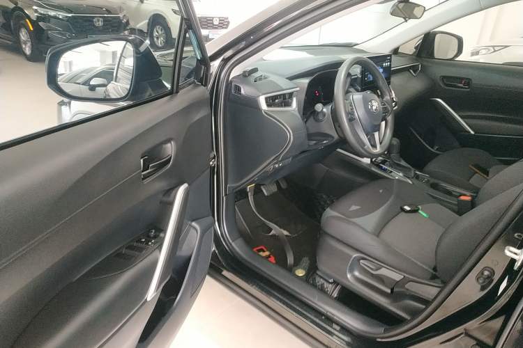 Used Toyota FRONTLANDER 2023 2.0L CVT Leading Edition
