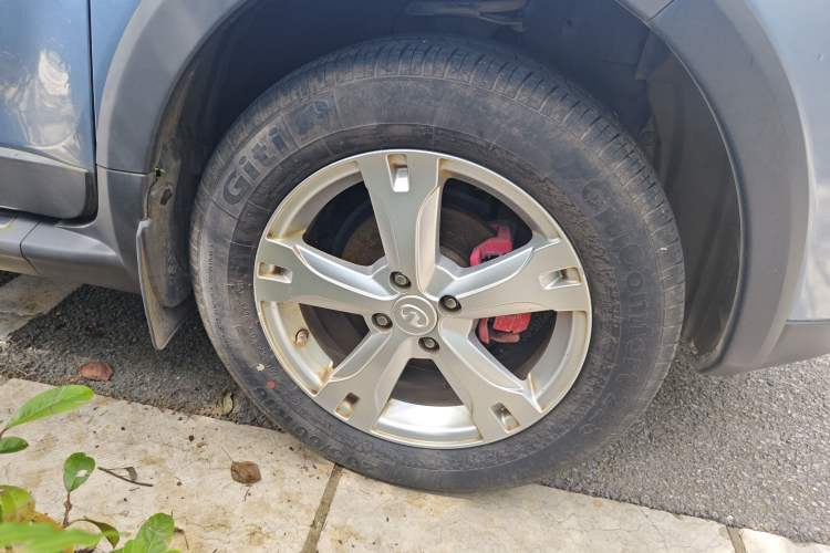 Used Great Wall M4 2014 1.5L Manual Comfort Model Right Front Wheel Hub