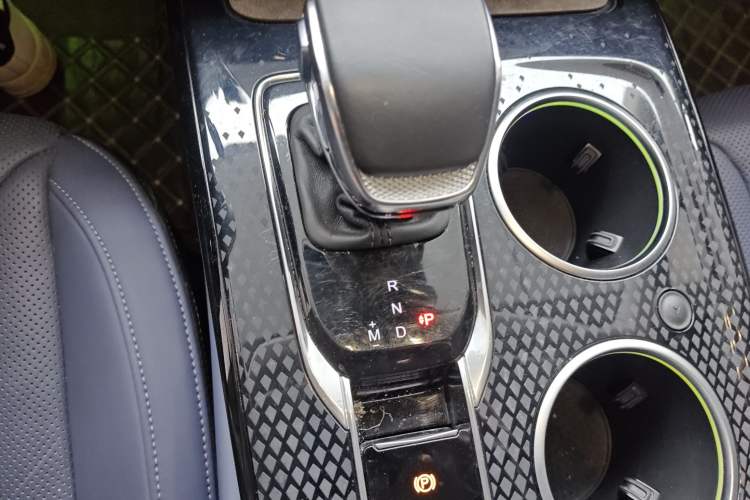 Used Hongqi HS3 2023 2.0T All-Wheel-Drive Youwei Version Gear Lever