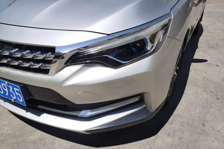 Used Venucia D60 2018 1.6L CVT Smart Connect Elite Edition Left Front Headlight