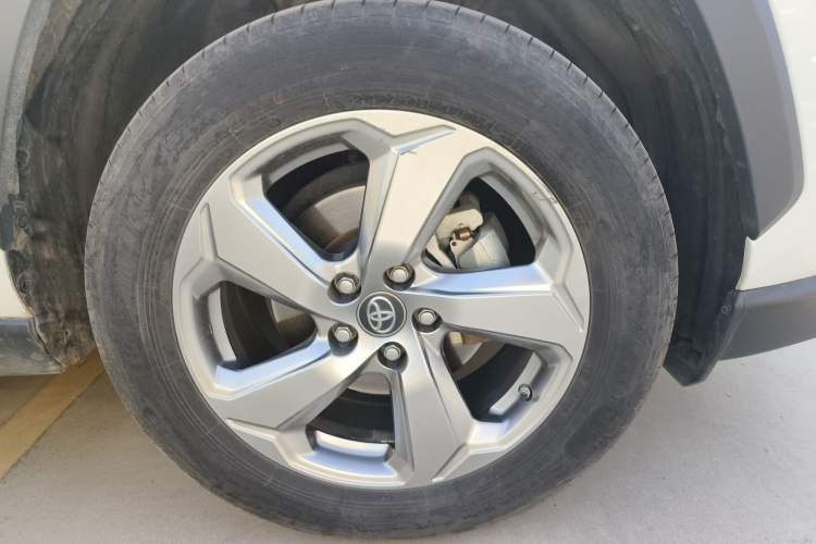 Used Toyota RAV4 2021 2.0L CVT Two-Wheel Drive Fashion PLUS Edition Right Front Wheel Hub