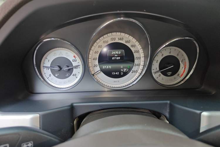 Used Mercedes-Benz GLK-Class 2013 GLK 300 4MATIC Dynamic Sunroof Model
