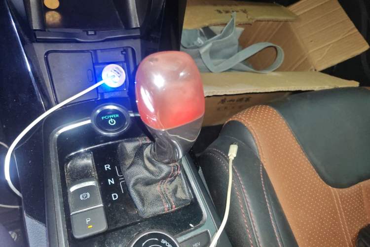 Used BYD Qin New Energy 2015 1.5T Dual-Crown Flagship Plus Edition Gear Lever