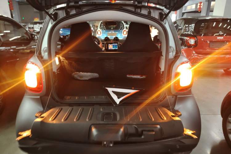 Used smart fortwo 2019 0.9T 66kW Hardtop Engine Version China VI Emission Standard
