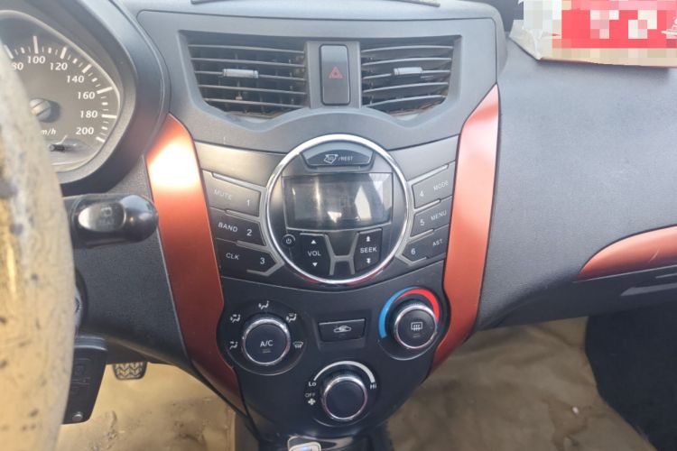 Used FAW Xiali N7 2013 1.3L Manual Luxury Model Audio And AC Panel