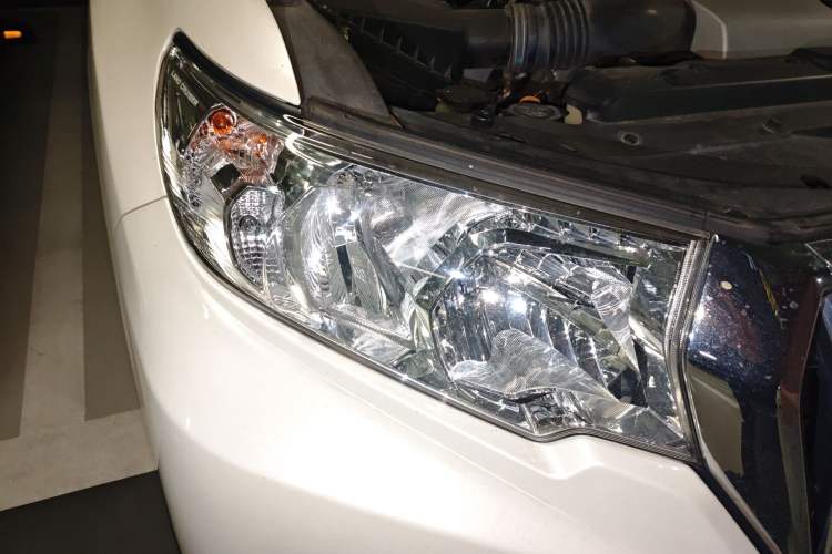 Used Toyota Prado 2018 3.5L Automatic TX Right Front Headlight